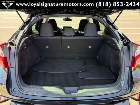 Used 2018 Toyota C-HR XLE FWD image 9