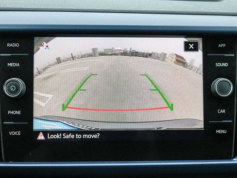 Used 2022 Volkswagen Taos SE image 24