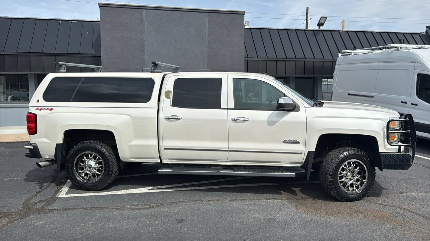 Used 2014 Chevrolet Silverado 1500 High Country w/ High Country Premium Package AWD/4WD image 2
