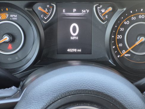 Used 2025 Jeep Wrangler Unlimited Sport AWD/4WD image 16