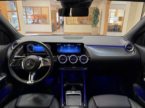 Used 2025 Mercedes-Benz GLA 250 image 11