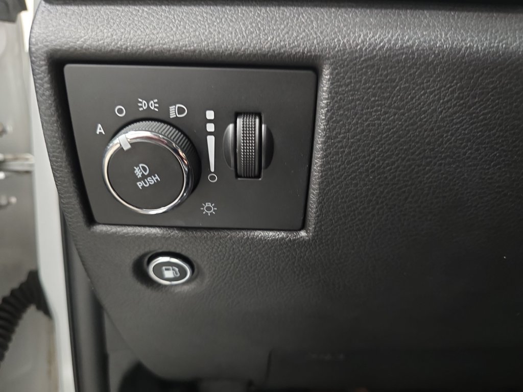 Used 2019 Jeep Grand Cherokee Limited AWD/4WD image 27