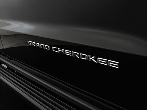 Used 2015 Jeep Grand Cherokee Limited AWD/4WD image 16