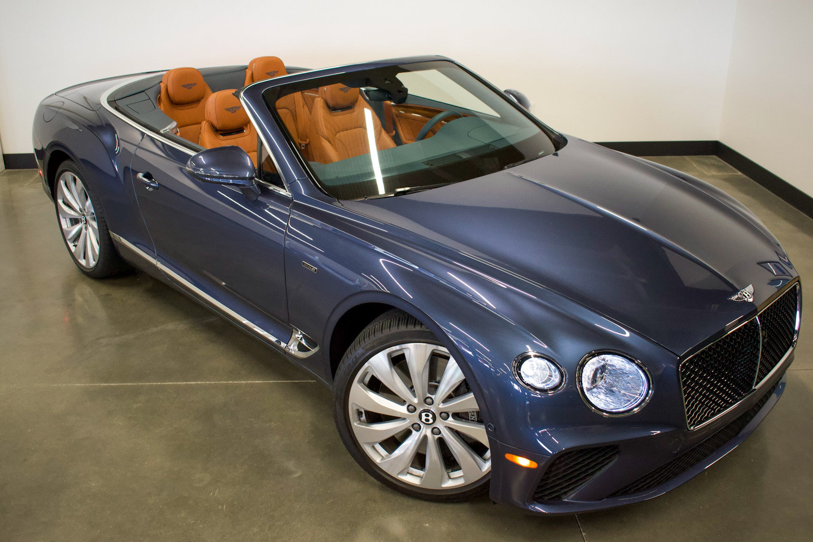 Used 2024 Bentley Continental GT V8 AWD/4WD image 17