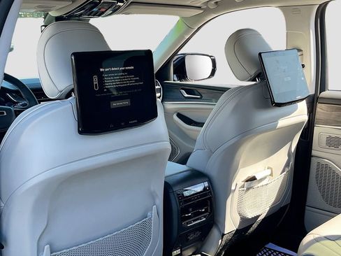 Certified 2023 Jeep Grand Cherokee L Overland w/ Rear Seat Video Group I image 27