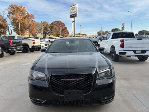 Used 2023 Chrysler 300 S image 13