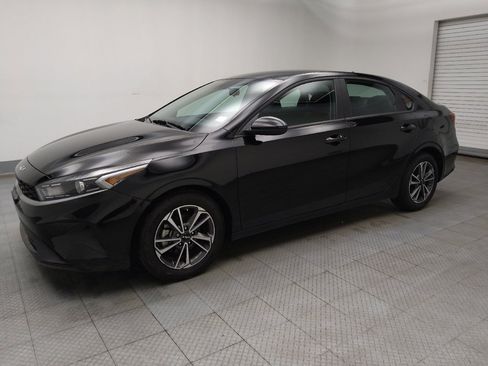 Used 2024 Kia Forte LXS image 2