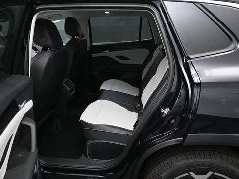 New 2026 Volkswagen Tiguan SE AWD/4WD image 11