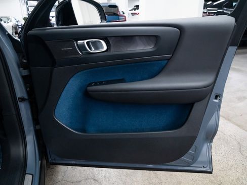 Used 2023 Volvo C40 P8 Recharge Ultimate image 21