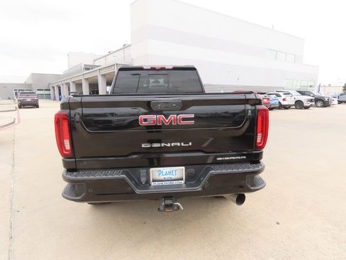 Used 2023 GMC Sierra 2500 Denali w/ Denali Black Diamond Edition AWD/4WD image 12