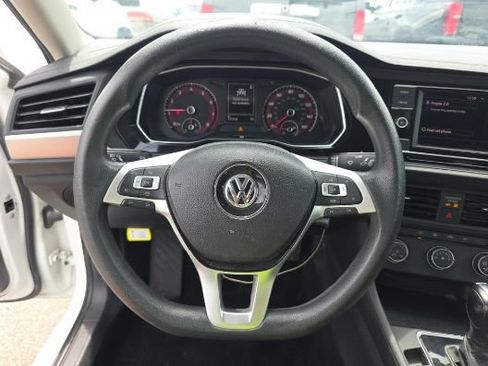 Used 2019 Volkswagen Jetta SE FWD image 7