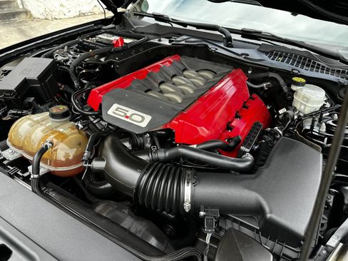 Used 2017 Ford Mustang GT RWD image 27