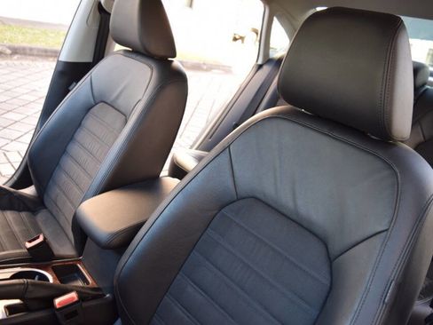 Used 2015 Volkswagen Passat TDI SEL Premium image 35