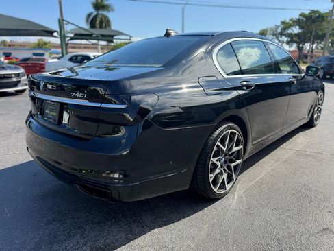 Used 2016 BMW 740i image 7