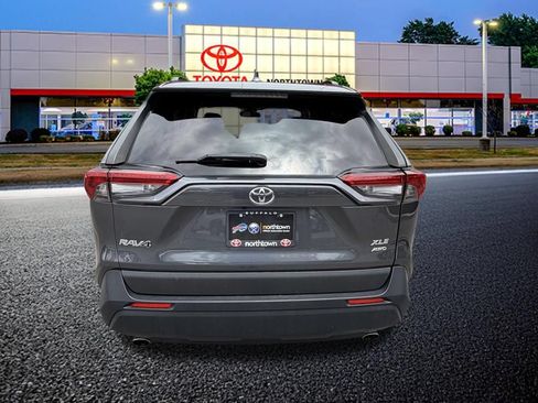 Used 2021 Toyota RAV4 XLE Premium AWD/4WD image 22