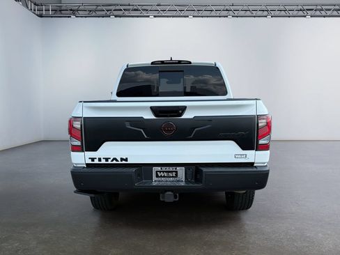 Used 2023 Nissan Titan PRO-4X w/ Pro-4x Convenience Package AWD/4WD image 4