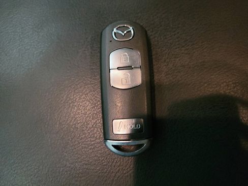 Used 2018 MAZDA CX-5 Touring image 32