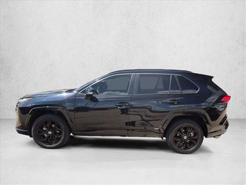 Used 2022 Toyota RAV4 SE AWD/4WD image 9