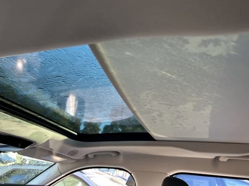 Used 2024 Land Rover Range Rover Velar S image 8