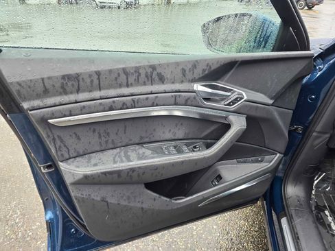 Used 2019 Audi e-tron Premium Plus image 23