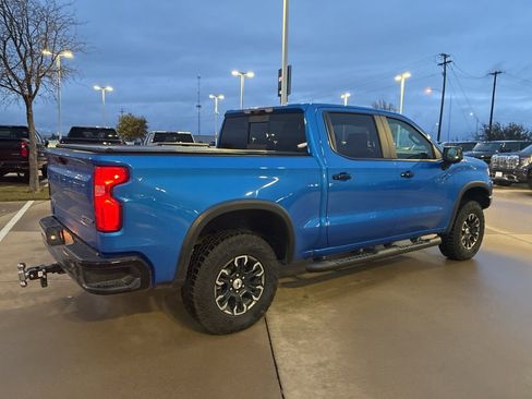 Used 2025 Chevrolet Silverado 1500 ZR2 w/ Technology Package image 4
