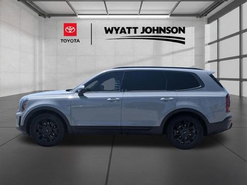 Used 2022 Kia Telluride SX w/ SX Prestige Package AWD/4WD image 2