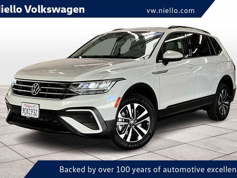Used 2022 Volkswagen Tiguan S image 1