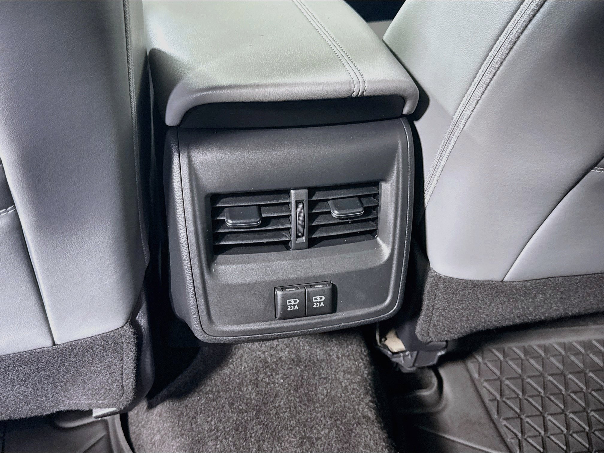 Certified 2019 Toyota Avalon XLE w/ Moonroof Package FWD image 24