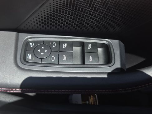 Used 2023 Porsche Taycan 4S AWD/4WD image 29