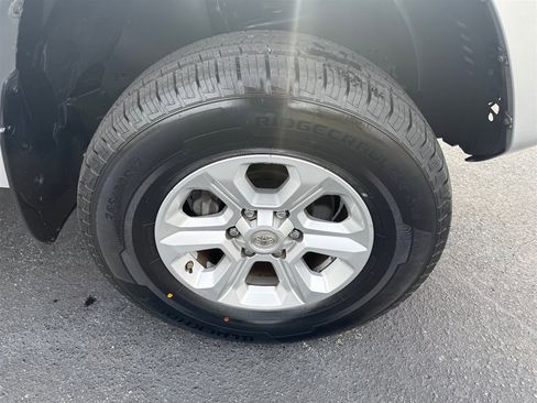 Used 2021 Toyota 4Runner SR5 Premium image 8