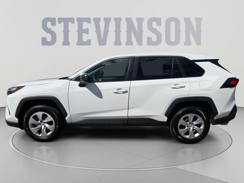 Used 2025 Toyota RAV4 LE AWD/4WD image 2