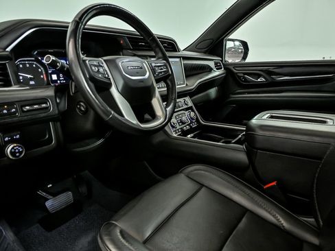 Used 2021 GMC Yukon Denali w/ Denali Premium Package AWD/4WD image 12