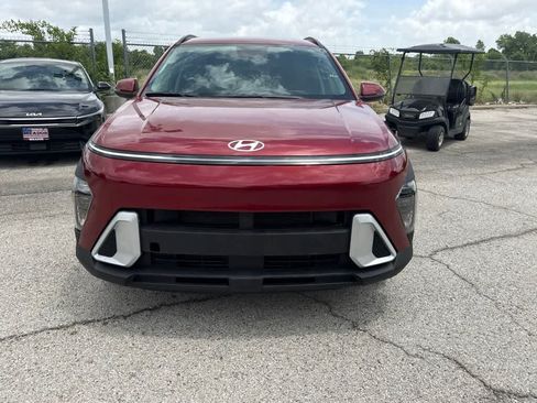 Used 2025 Hyundai Kona SEL FWD image 8