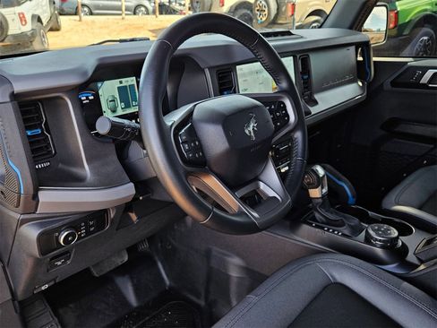 Certified 2024 Ford Bronco Black Diamond w/ Sasquatch Package image 10