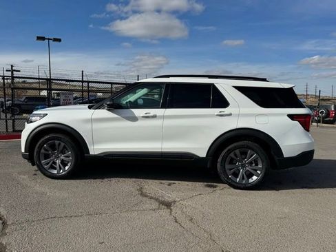 New 2026 Ford Explorer Active w/ Active Comfort Package AWD/4WD image 2