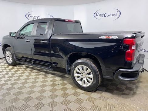 Used 2023 Chevrolet Silverado 1500 Custom image 3