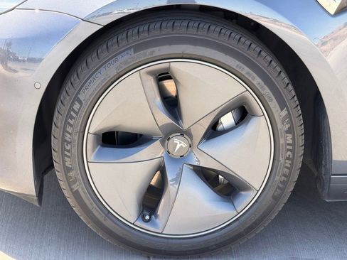 Used 2020 Tesla Model 3 Standard Range Plus RWD image 5