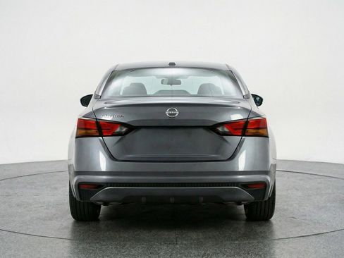 Used 2025 Nissan Altima 2.5 SV image 7