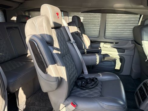 Used 2023 Chevrolet Express 2500 image 29