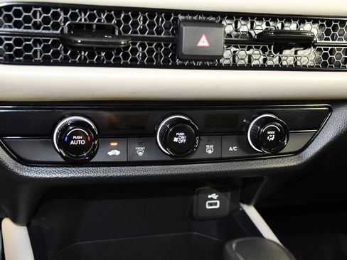 Certified 2023 Honda HR-V LX image 28