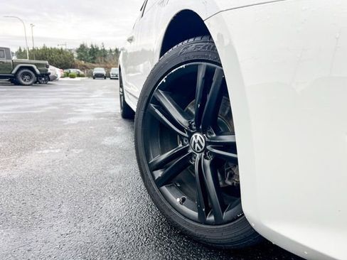 Used 2013 Volkswagen Passat 3.6 SEL Premium image 2