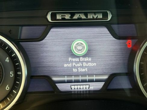 Used 2019 RAM 1500 Big Horn AWD/4WD image 16