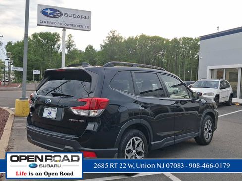 Used 2020 Subaru Forester Premium AWD/4WD image 6