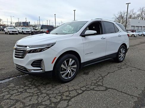 Used 2023 Chevrolet Equinox Premier image 3