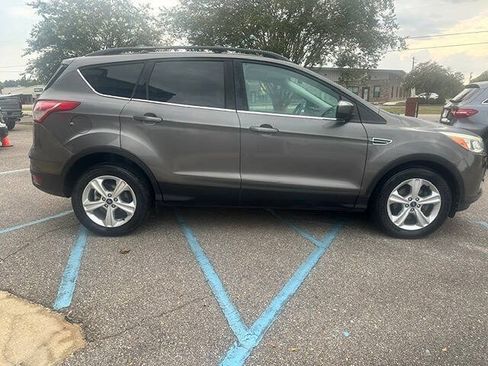 Used 2014 Ford Escape SE w/ Equipment Group 201A FWD image 8