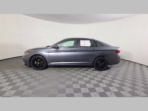 Used 2025 Volkswagen Jetta SE w/ Sunroof Package FWD image 46