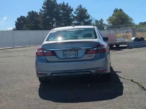 Used 2017 Honda Accord Touring image 7