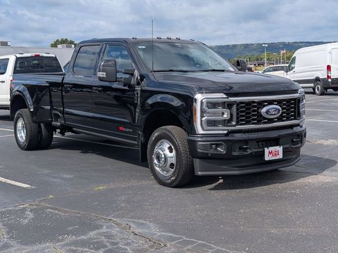 New 2026 Ford F350 Platinum image 2