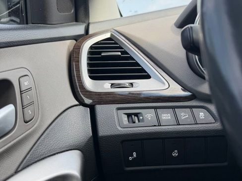 Used 2017 Hyundai Santa Fe Sport image 20