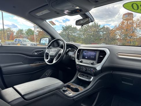 Used 2020 GMC Acadia SLE w/ Driver Convenience Package image 16